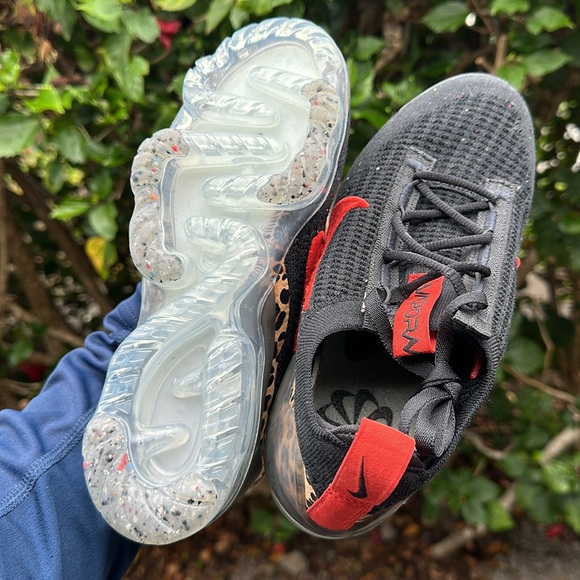 Nike Womens Air Vapormax 2021 FK Black Leopard Habanero Red Size 6.5 - Picture 7 of 8